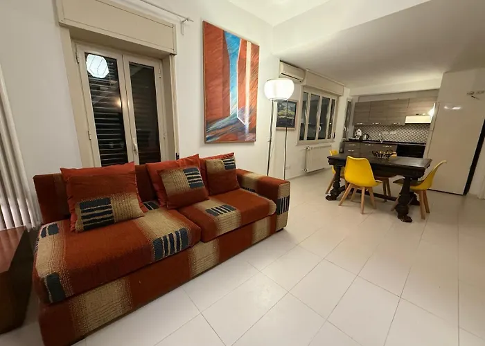 Hola House Politeama Theatre 팔레르모