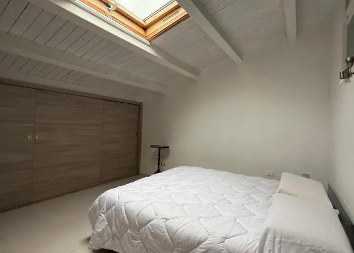 Hola House Politeama Theatre 팔레르모