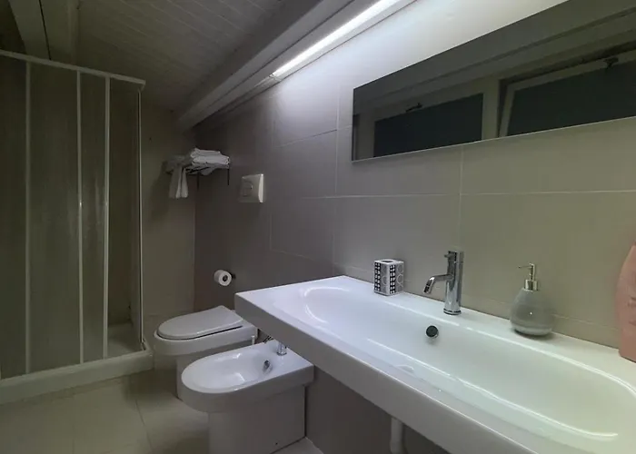 아파트 Hola House Politeama Theatre *